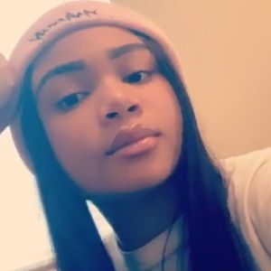 Meet your Posher, Jeniya